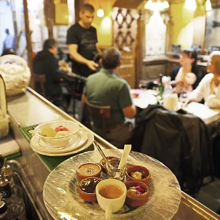 Otel Bistrot Les Sans Culottes Paris